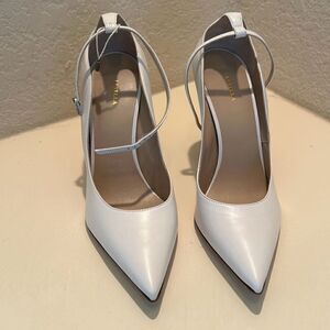 LeSilla Women's 41 Point Toe Pump Heels White Italian Leather Formal Bridal New